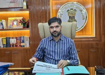 जामताड़ा में गरीबों के अनाज पर सेंधमारी, DC का कड़ा निर्देश-4000 अयोग्य राशन कार्डधारियों की होगी छुट्टी