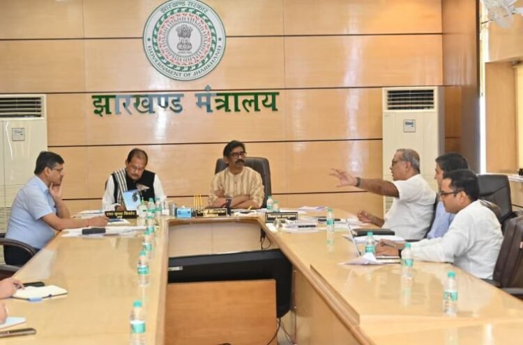 सीएम हेमंत सोरेन का बड़ा एक्शन, राजस्व और GST बढ़ाने को लेकर दिए सख्त निर्देश