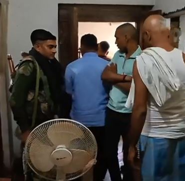 कोडरमा के मरचोई में बंद घर से 15 लाख की चोरी, जांच में जुटी सतगावां पुलिस 1 कोडरमा के मरचोई में बंद घर से 15 लाख की चोरी, जांच में जुटी सतगावां पुलिस