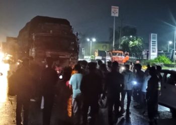 धनबाद में भीषण सड़क हादसा-अज्ञात वाहन ने मारी टक्कर, दो दोस्तों की दर्दनाक मौत