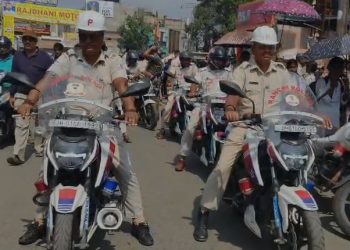 दुर्गा पूजा में हुड़दंग करने वालों पर होगी कार्रवाई, रांची पुलिस ने निलाका फ्लैग मार्च 3 दुर्गा पूजा में हुड़दंग करने वालों पर होगी कार्रवाई, रांची पुलिस ने निलाका फ्लैग मार्च