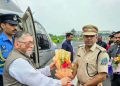 राज्यपाल संतोष गंगवार का धनबाद आगमन, एयरपोर्ट पर गार्ड ऑफ ऑनर