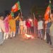 भाजपाइयों ने राहुल गांधी का पुतला फूंका, बाबुधान ने कहा-कांग्रेस ने छात्रों को भड़काया 11 भाजपाइयों ने राहुल गांधी का पुतला फूंका, बाबुधान ने कहा-कांग्रेस ने छात्रों को भड़काया