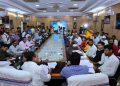 इरफान अंसारी ने 108 एंबुलेंस कर्मियों से की वार्ता, छठ तक नई एजेंसी बहाल करने की तैयारी