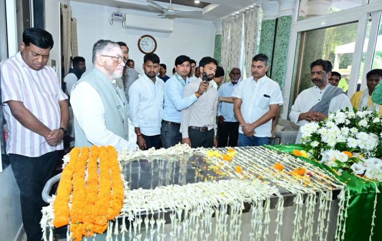 राज्यपाल संतोष कुमार गंगवार ने रूपी सोरेन को दी श्रद्धांजलि, हेमंत सोरेन से जताई संवेदना