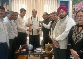 झारखंड चैंबर ने वित्त मंत्री से की मुलाकात, ई-वे बिल जांच से बाजार प्रभावित नहीं करने का आग्रह 4 झारखंड चैंबर ने वित्त मंत्री से की मुलाकात, ई-वे बिल जांच से बाजार प्रभावित नहीं करने का आग्रह