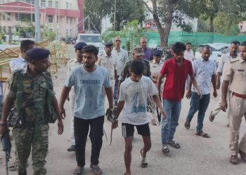 अभिजीत सिंह हत्याकांड में तीन और आरोपी गिरफ्तार, पुलिस ने कराई पैदल परेड