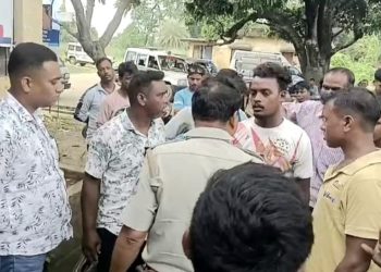 आखलपुर स्वास्थ्य केंद्र में आदिवासी महिला की मौत, परिजनों ने लगाया लापरवाही का आरोप