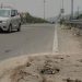 धनबाद में करोड़ों की 8 लेन सड़क पर फिर संकट, पाइपलाइन लीकेज से बना बड़ा गड्ढा बनी आफत
