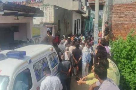 Breaking News: ग्रेटर नोएडा के नंगला श्रीपदम गांव में पति-पत्नी समेत 5 लोगों के शव मिलने से हड़कंप, जांच में जुटी पुलिस
